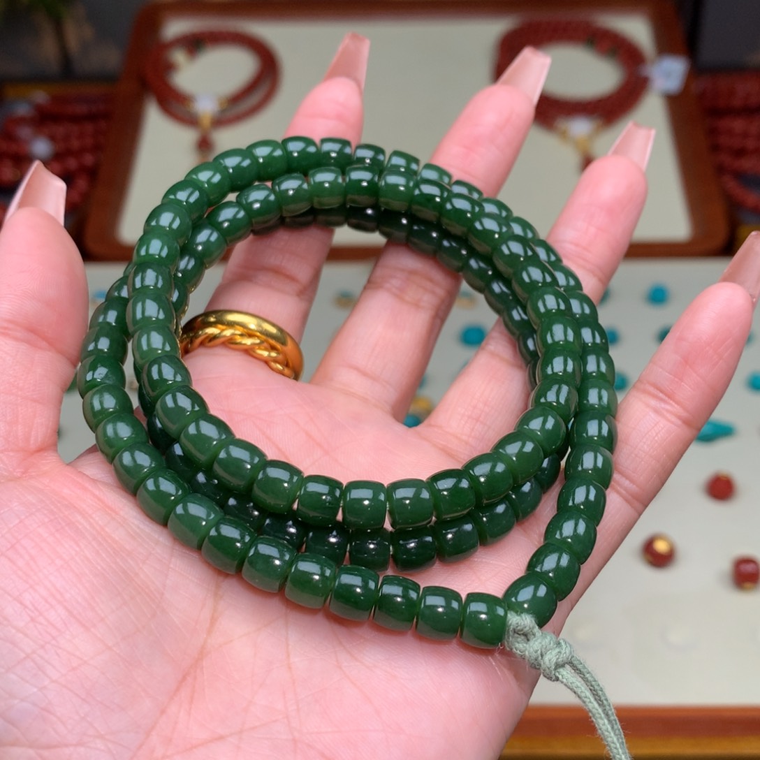 和田玉（碧玉）颈饰未镶嵌