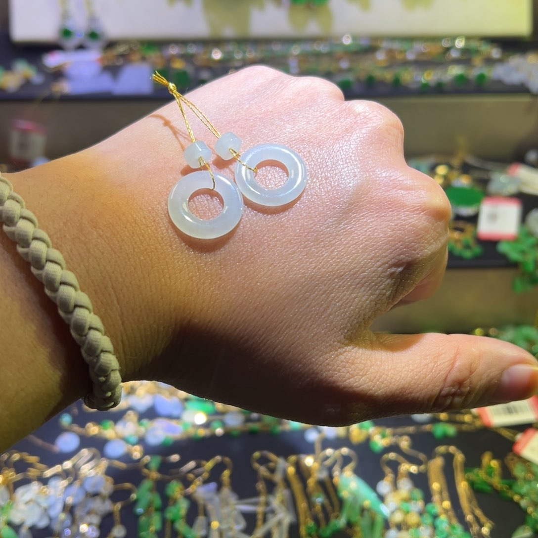 颈饰未镶嵌翡翠支持复检，缅料