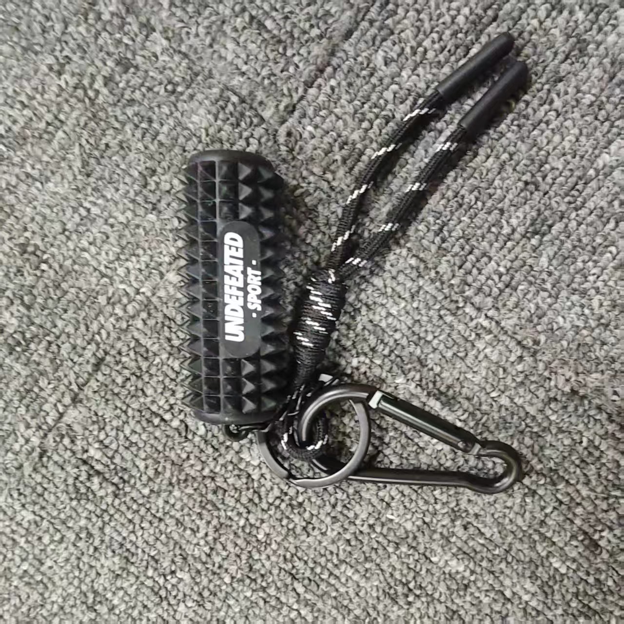 【山】UNDEFEATED 五条杠 钥匙扣