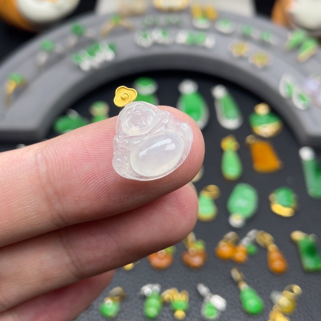 翡翠18K金镶嵌颈饰天然缅甸翡翠a货，18k金镶嵌