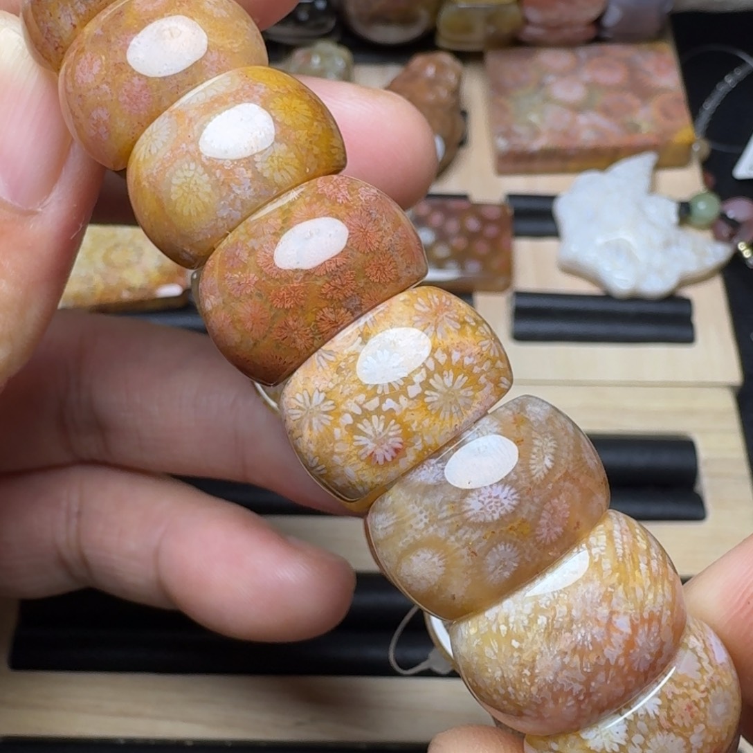 未镶嵌纯天然色有机玉石保真色硅化玉