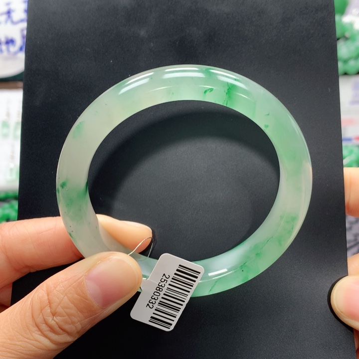 石英质玉未镶嵌手镯青青58-多人