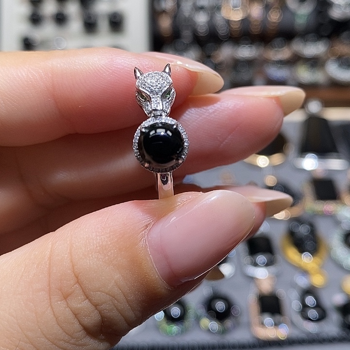 翡翠戒指18K金镶嵌