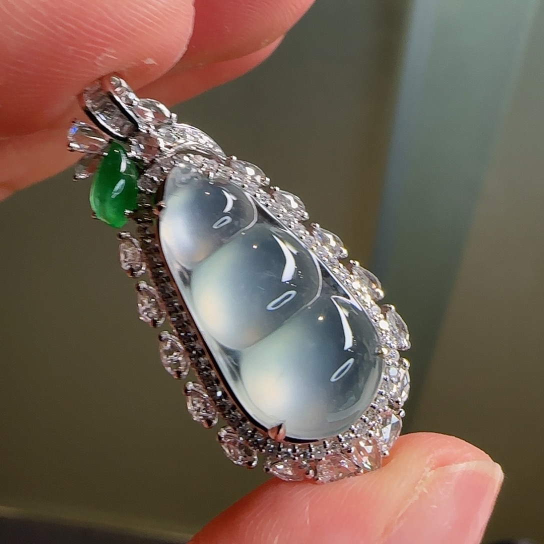 翡翠18K金镶嵌颈饰天然翡翠