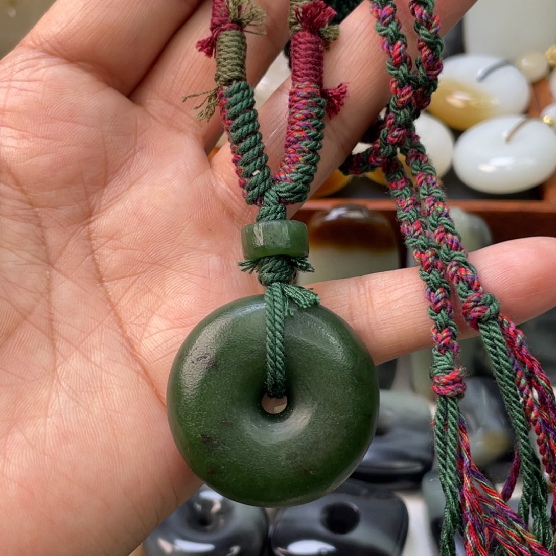 和田玉（碧玉）颈饰未镶嵌