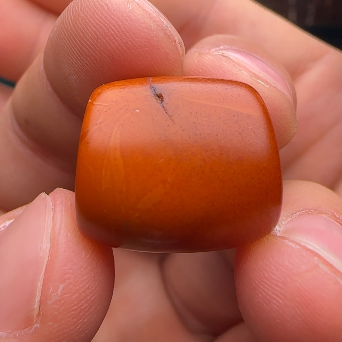 蜜蜡未镶嵌珠宝奇石