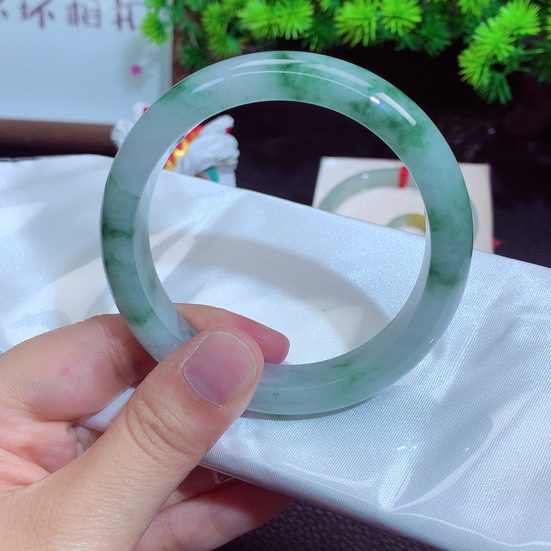 翡翠未镶嵌手镯1280