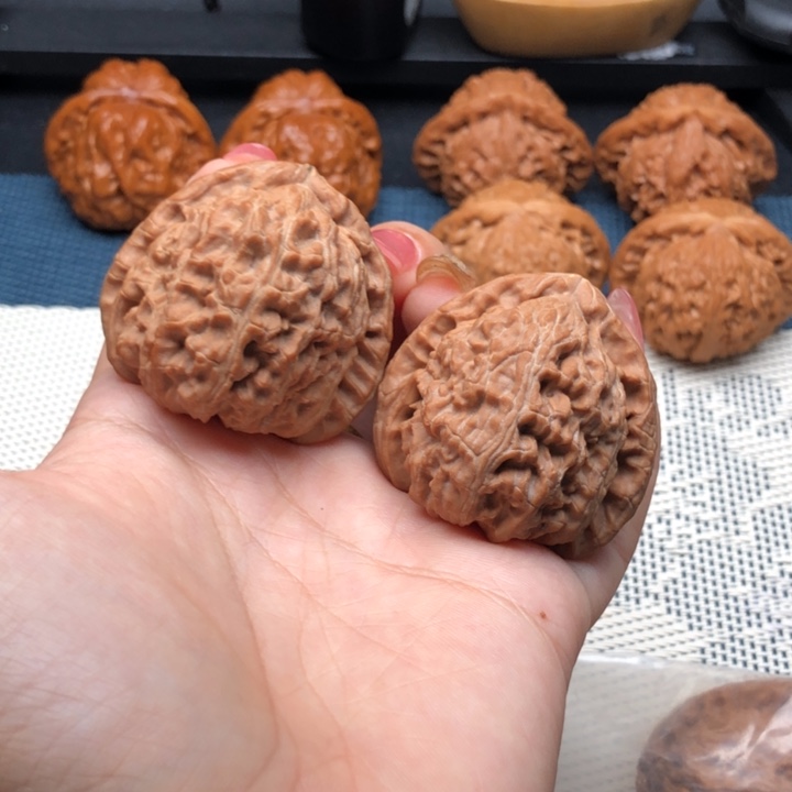 文玩核桃把件41尺寸三角白