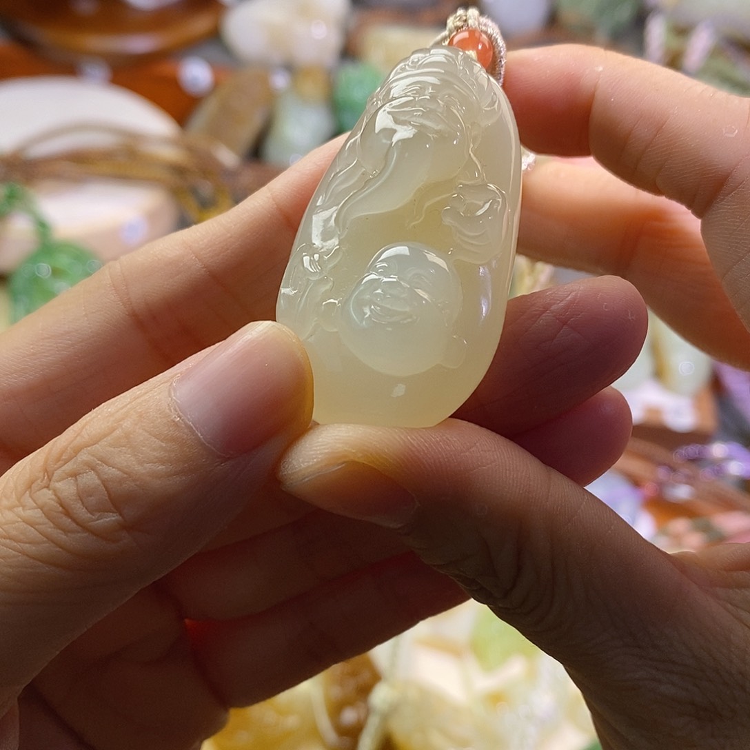 和田玉未镶嵌颈饰你***！