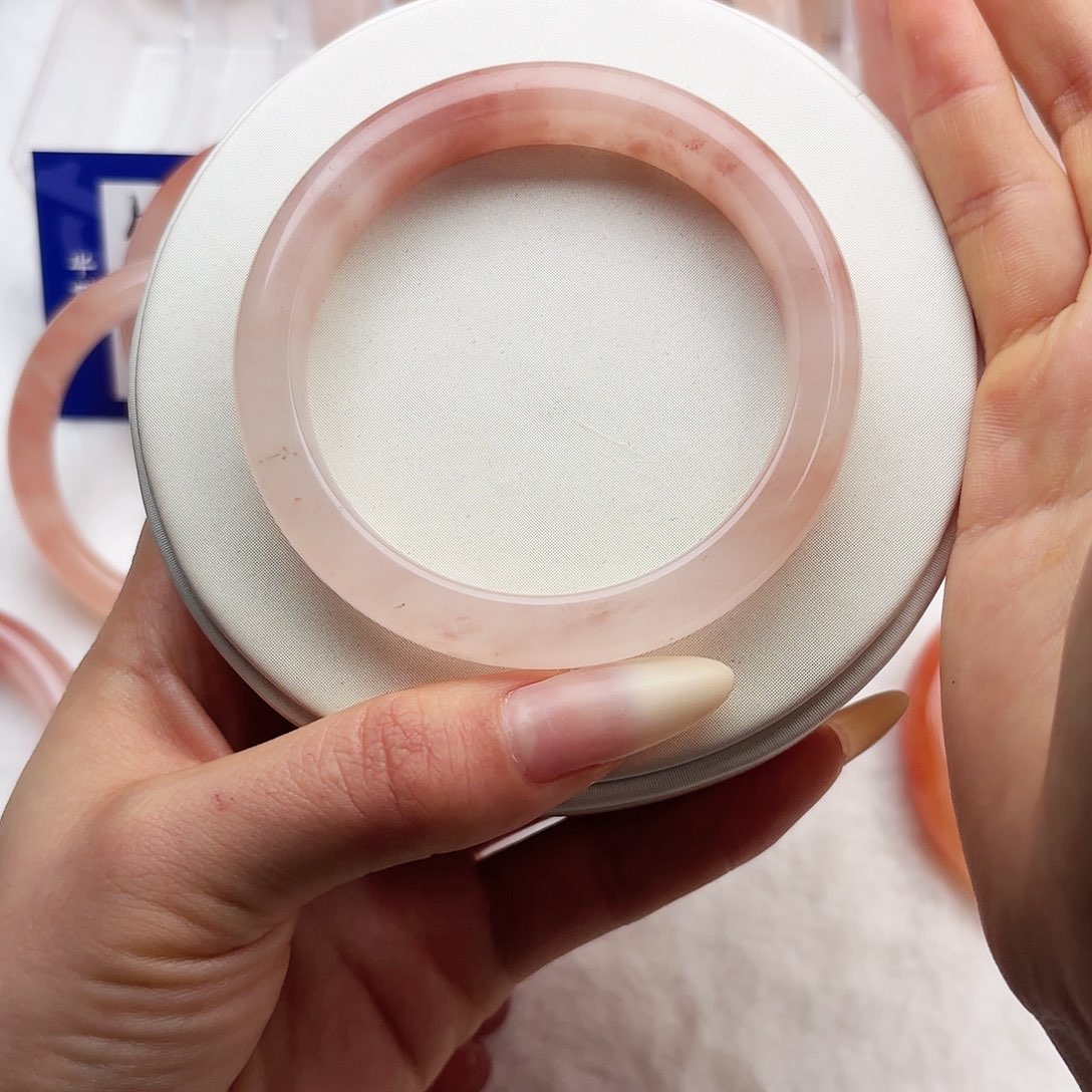 石英质玉手镯未镶嵌58