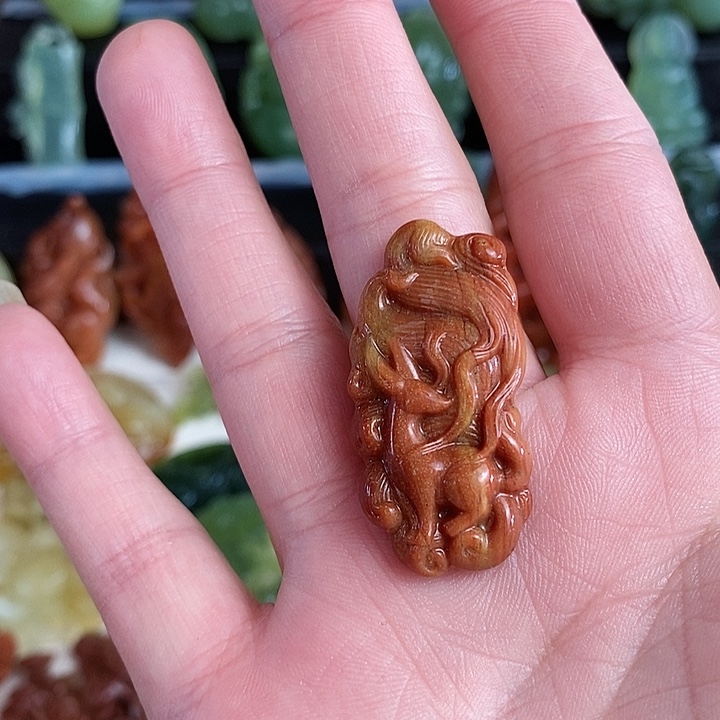 未镶嵌蛇纹石玉颈饰