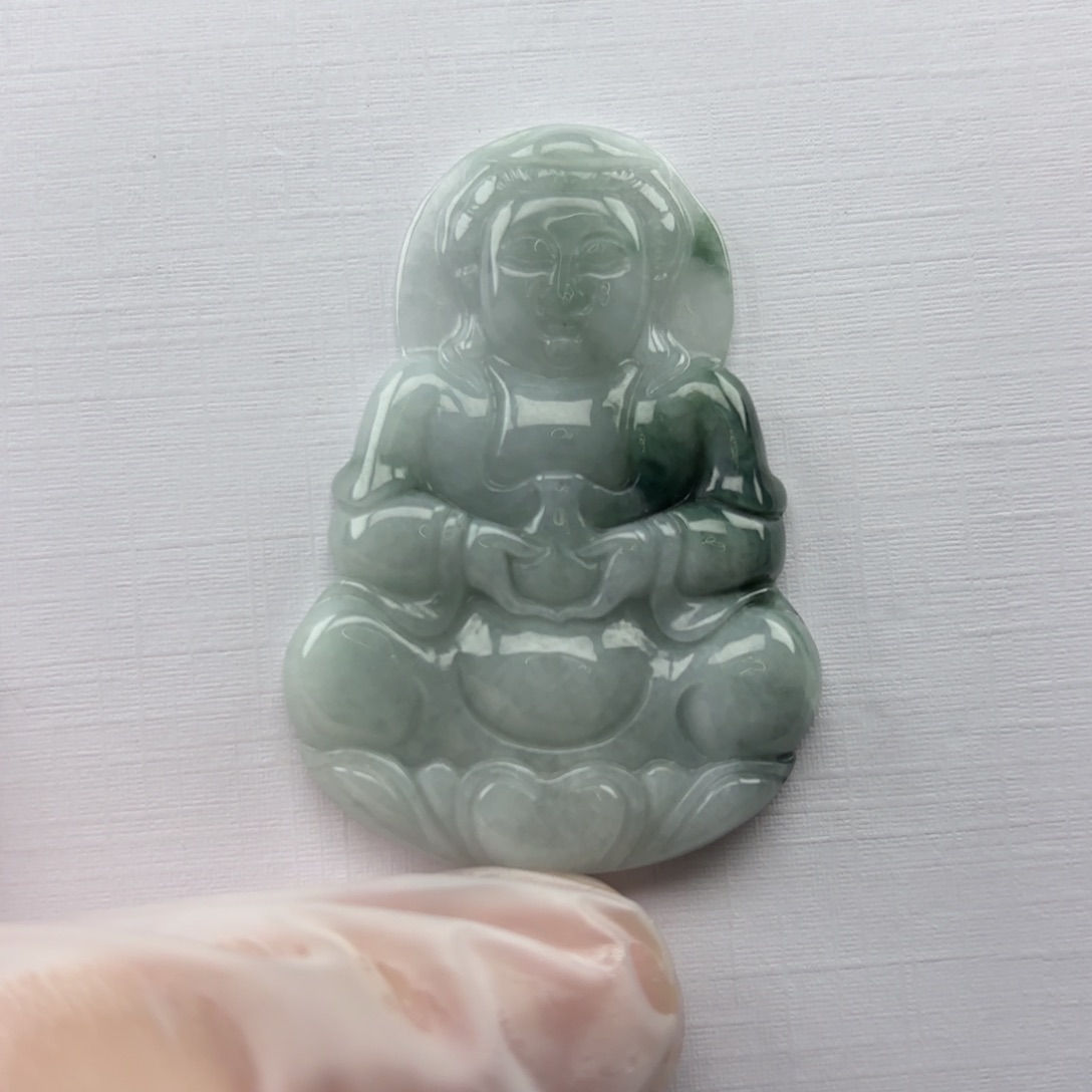 东***计翡翠未镶嵌颈饰观音