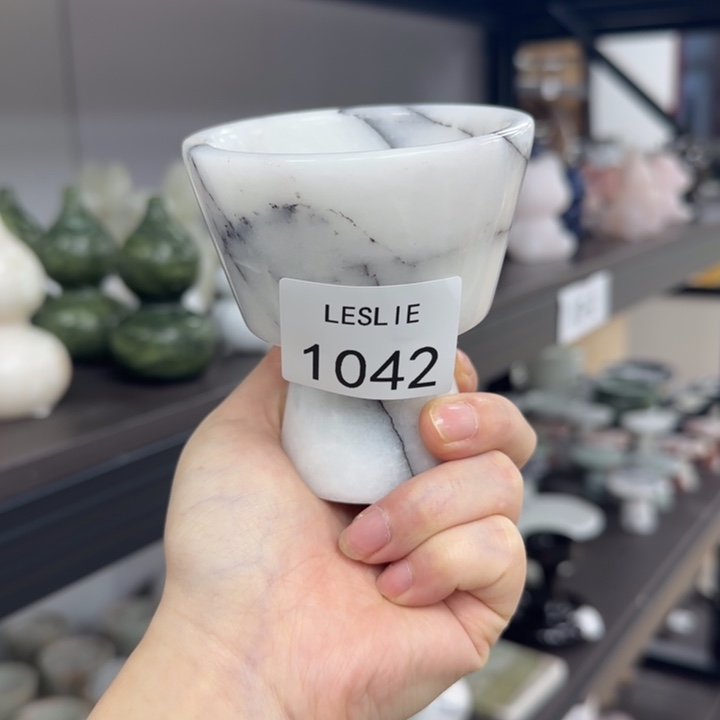 L。 1042。     福利。  