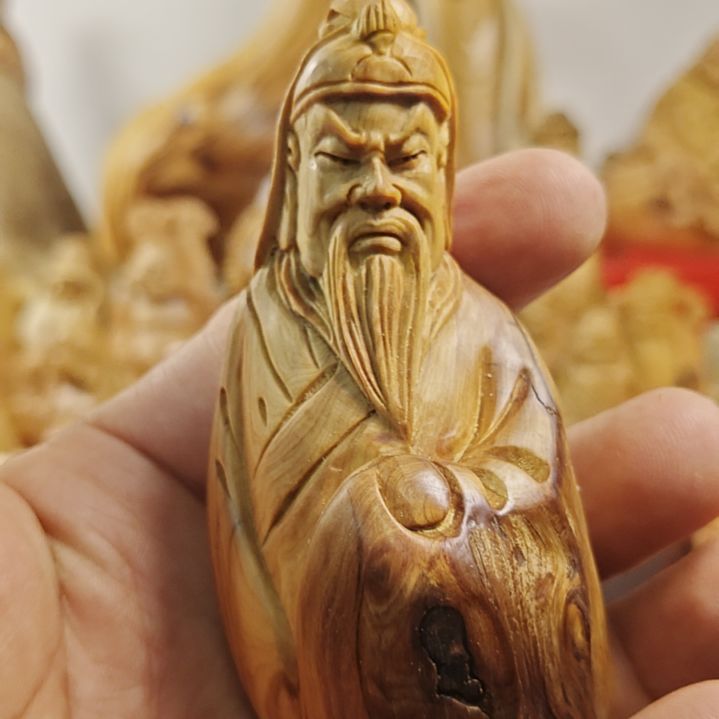 柏木沉化原皮高油关羽手把件