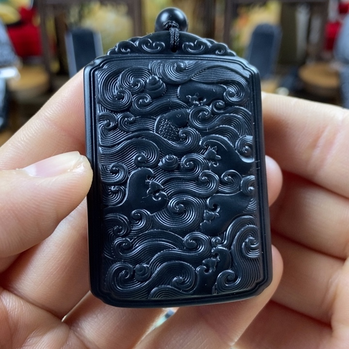 和田玉（墨玉）未镶嵌颈饰五福鲤鱼