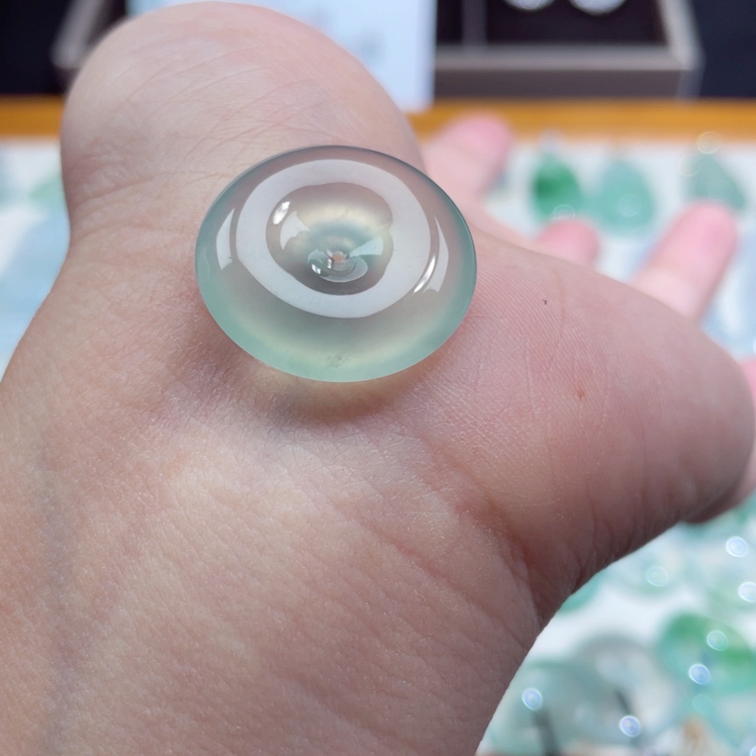 颈饰未镶嵌翡翠平安扣