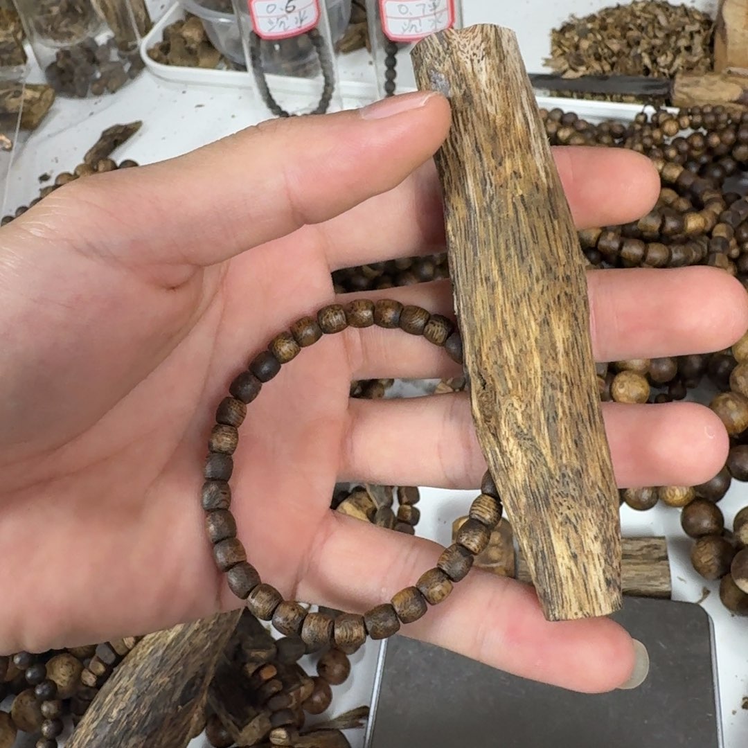 奇楠沉香手把件20+ 2.7小古珠