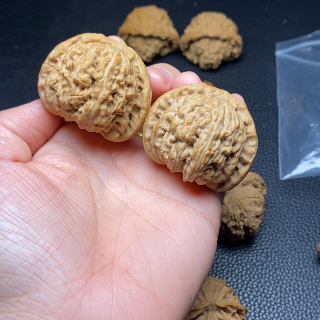 文玩核桃把件C白狮子