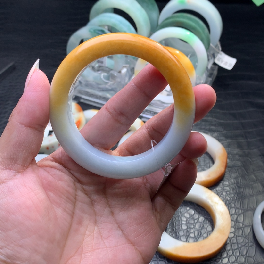 向***看定制翡翠未镶嵌手镯