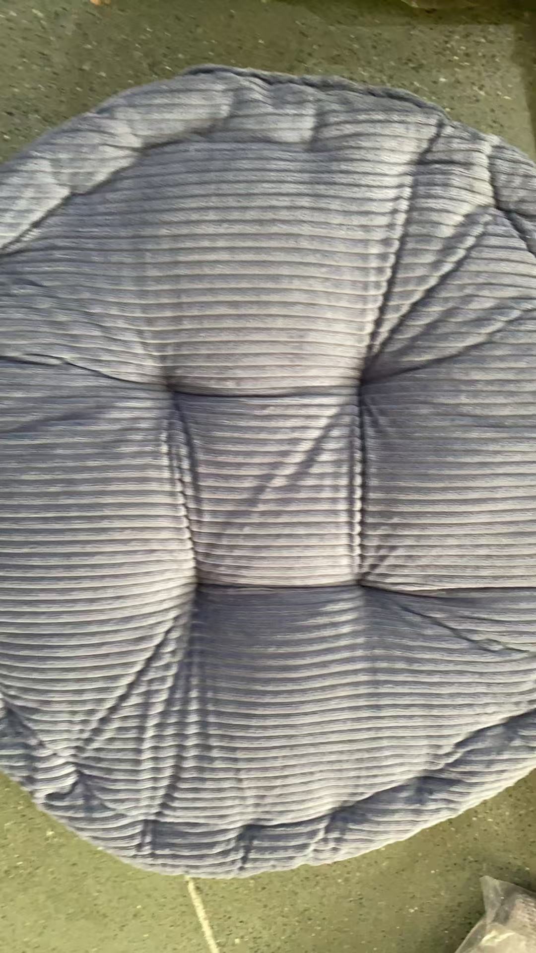 蓝色饼干形圆形坐垫发1个约42*42