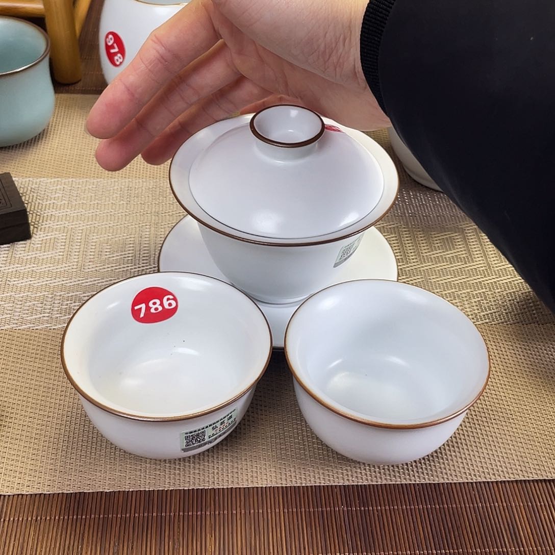 瓷片。。。。。。。。。。。。。。。