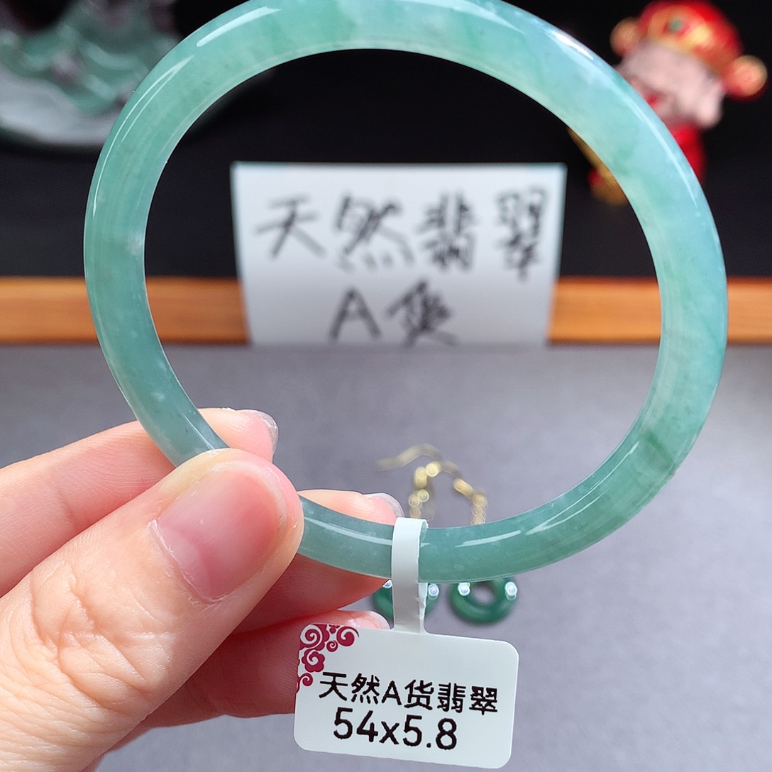 翡翠手镯（圆镯）未镶嵌