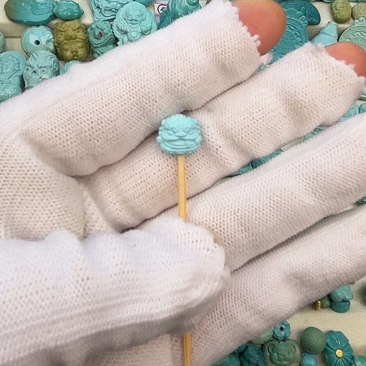 A***i绿松石未镶嵌挂件