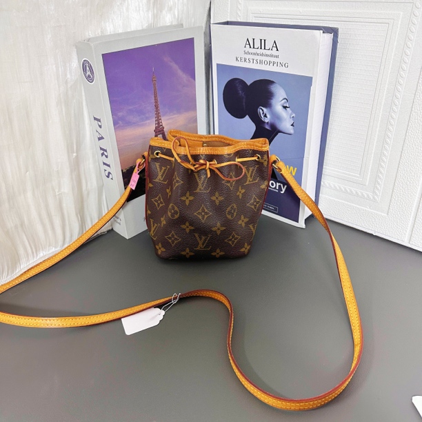 95新 LouisVuitton/路易威登 小号抽绳水桶包单肩斜挎包