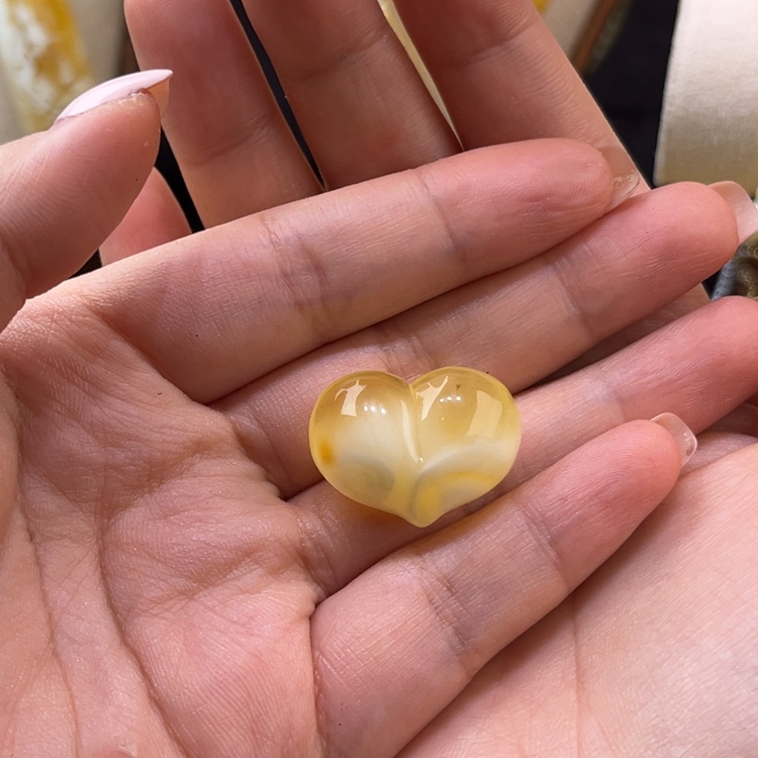 添***贝琥珀未镶嵌珠宝奇石