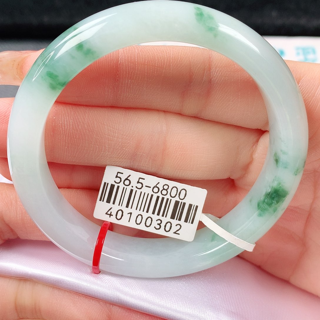 翡翠手镯未镶嵌果绿飘花正圈56圈口11号