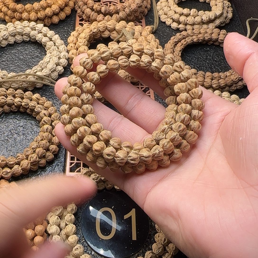 晚***.柏香籽/百香籽吊坠