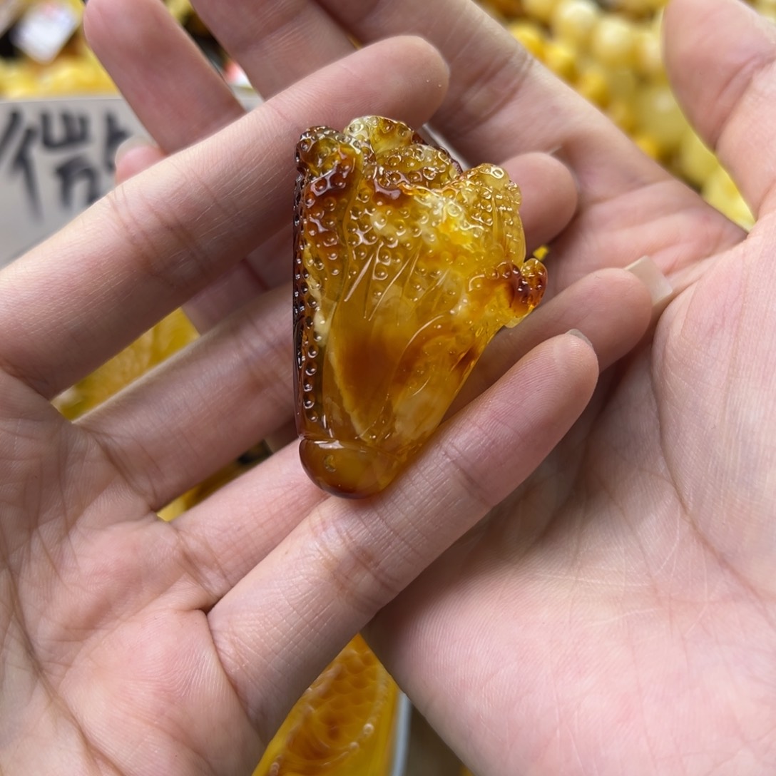 琥珀珠宝奇石未镶嵌