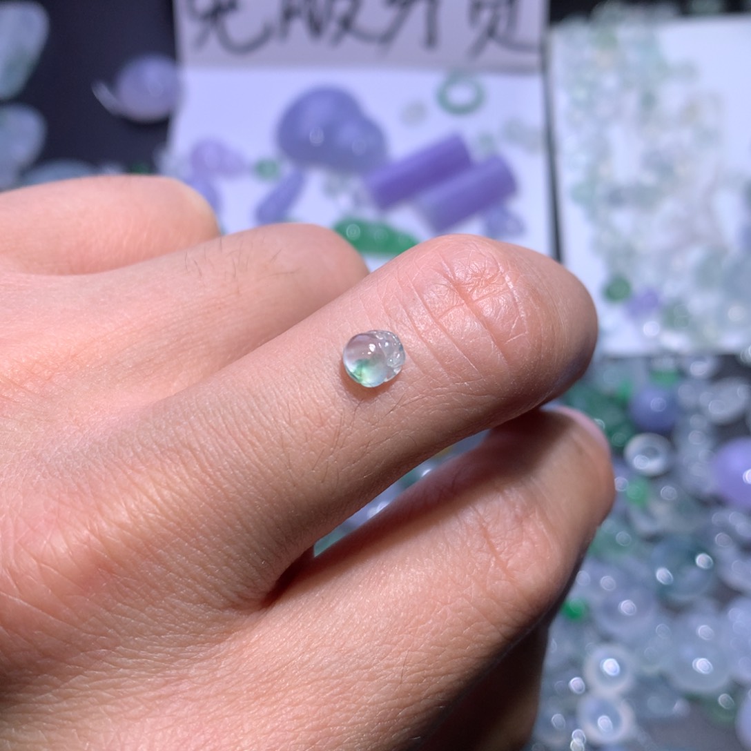 翡翠颈饰未镶嵌金蟾