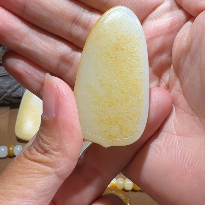 福***下和田玉未镶嵌颈饰
