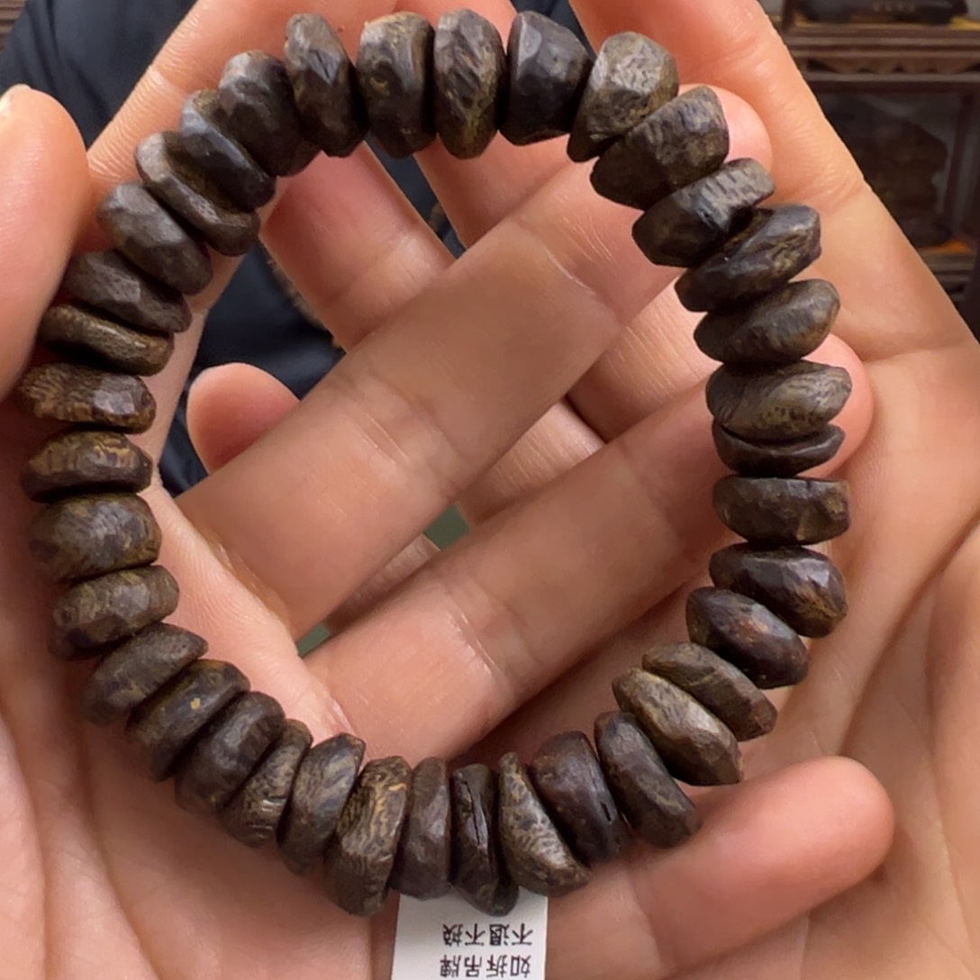 沉香手串透顶绿沉水包壳单圈1.2/22g➕