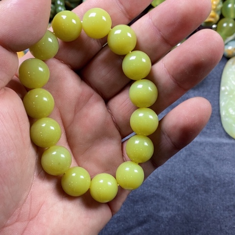 未镶嵌蛇纹石玉颈饰
