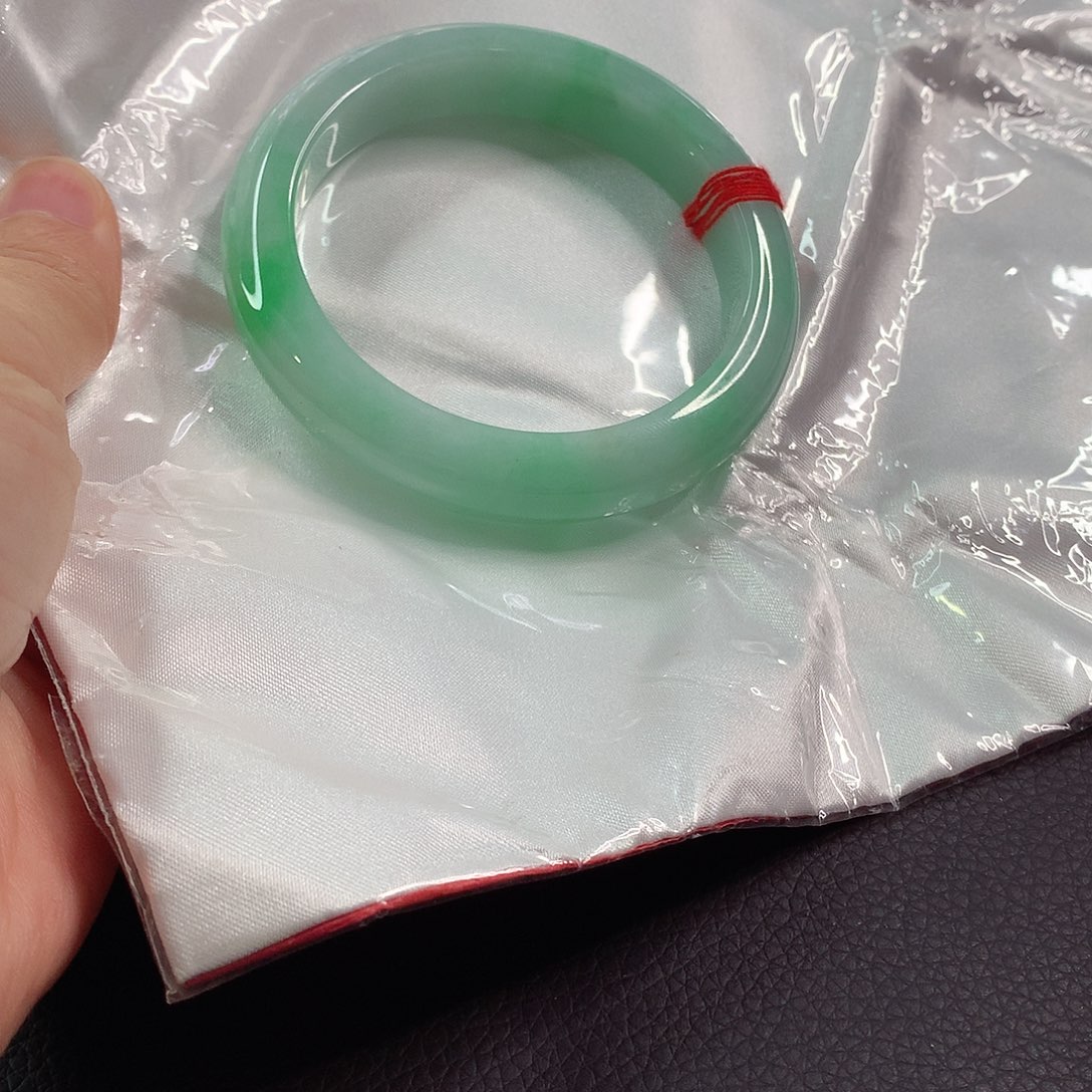 翡翠手镯未镶嵌翡翠手镯57