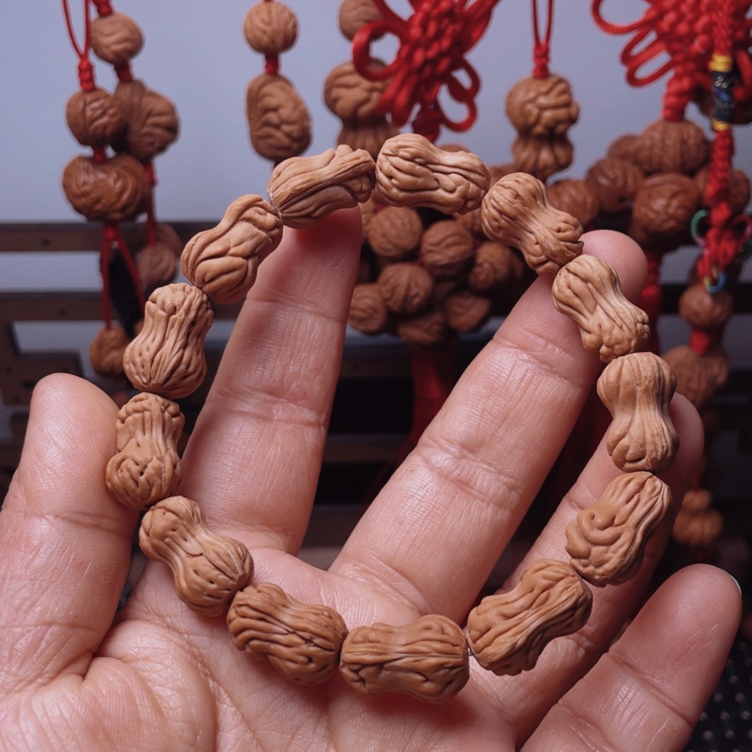 木质类龙纹桃枭手串