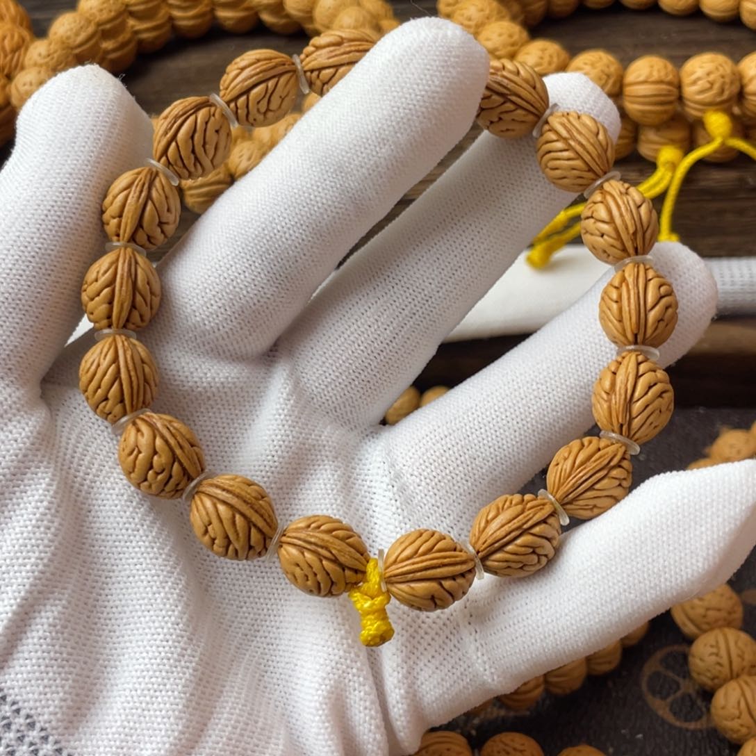 吊坠桃核野生黄金叶