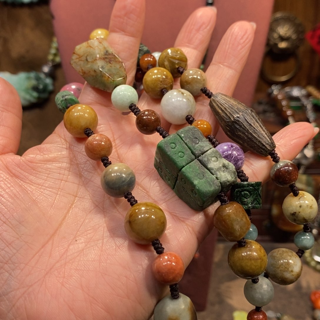 翡翠吊坠(赠链)未镶嵌