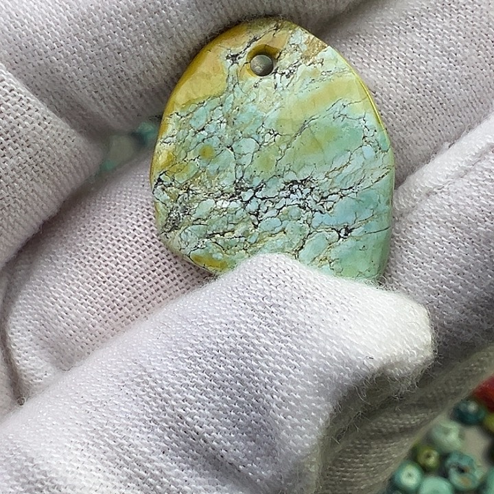 南红玛瑙未镶嵌珠宝奇石