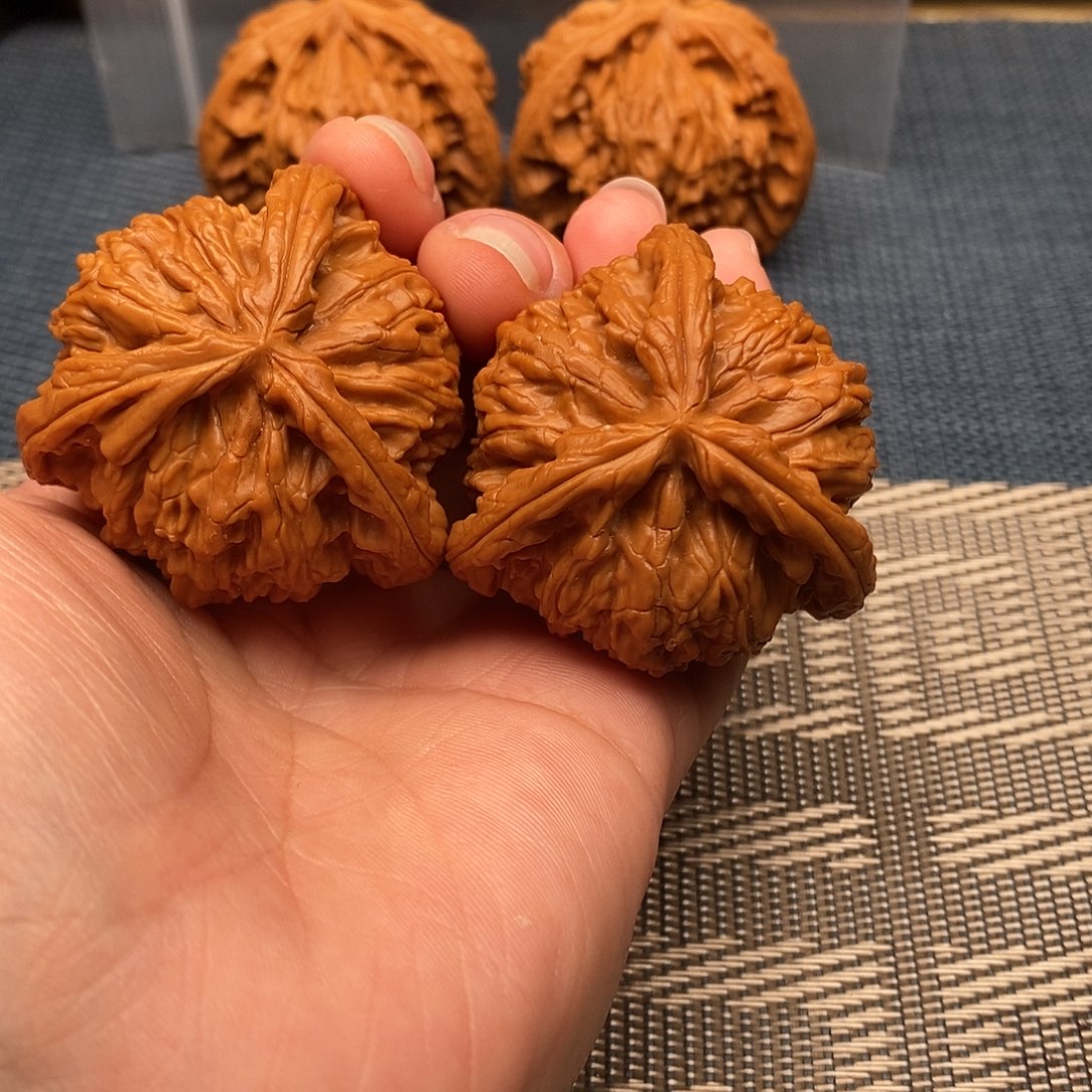 *****文玩核桃吊坠三棱