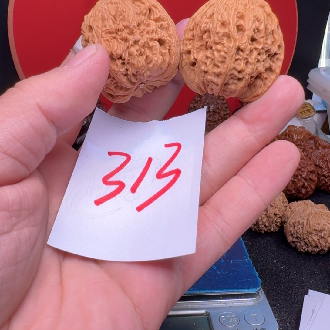 文玩核桃把件立**神39三角疆，小磕边