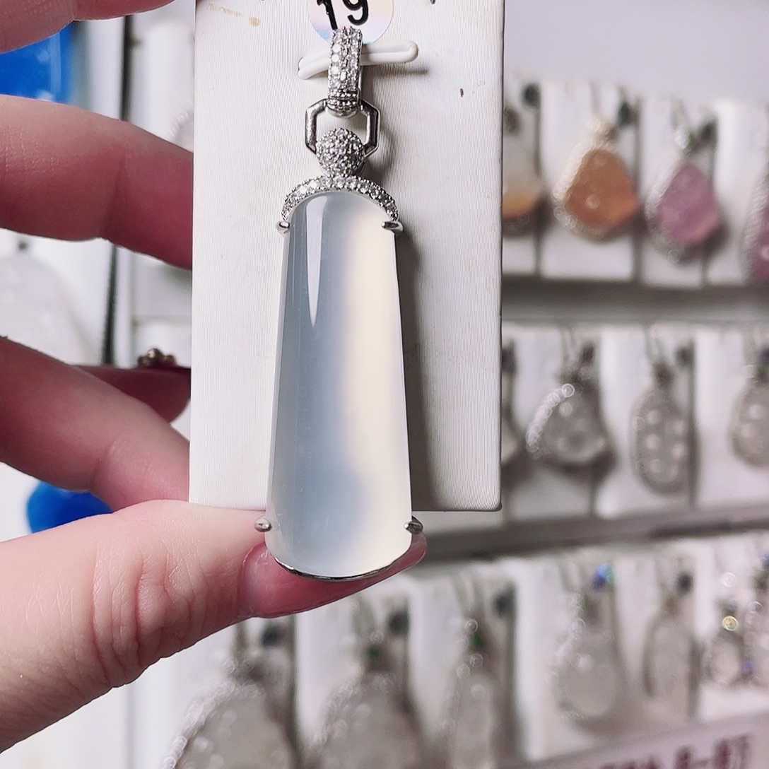 玛瑙/玉髓未镶嵌颈饰