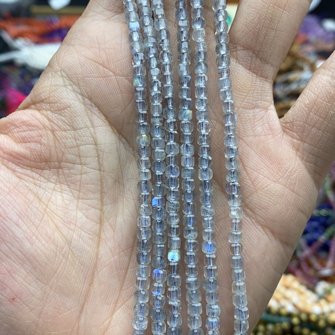 未镶嵌玛瑙/玉髓珠宝半成品一条天然净体3mm灰月光方糖切角