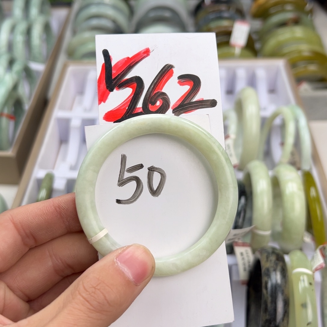 岫玉手镯未镶嵌天然岫玉微瑕