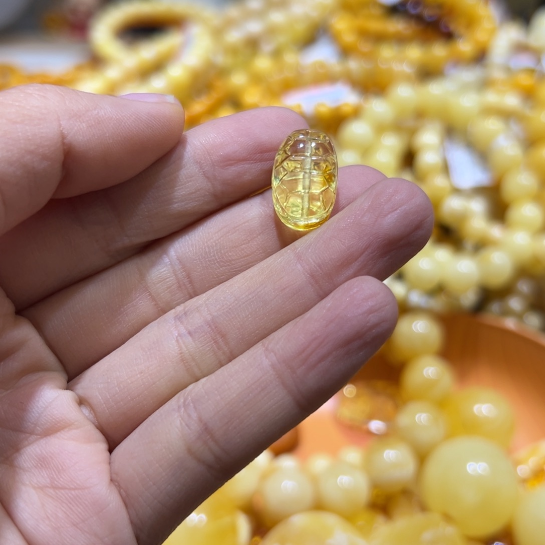 琥珀珠宝奇石未镶嵌