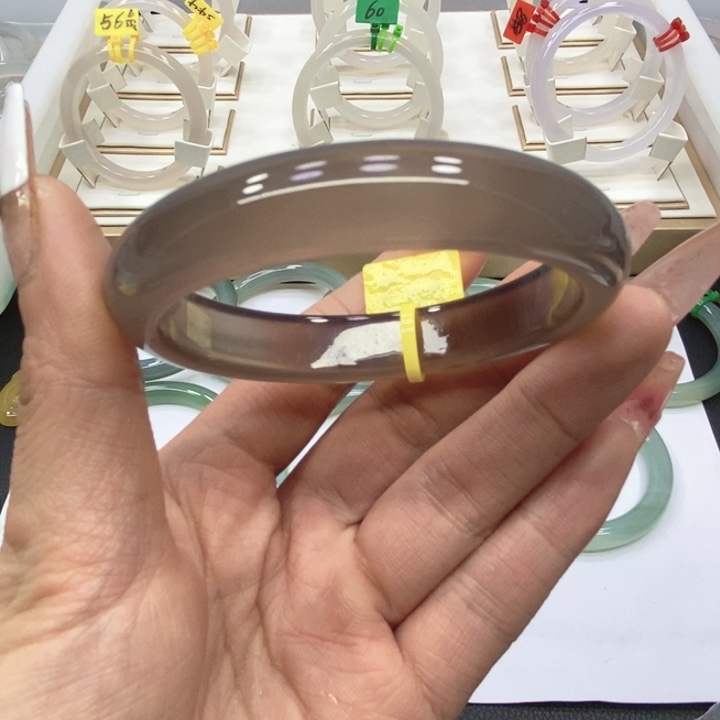 玛瑙/玉髓手镯未镶嵌60圈口