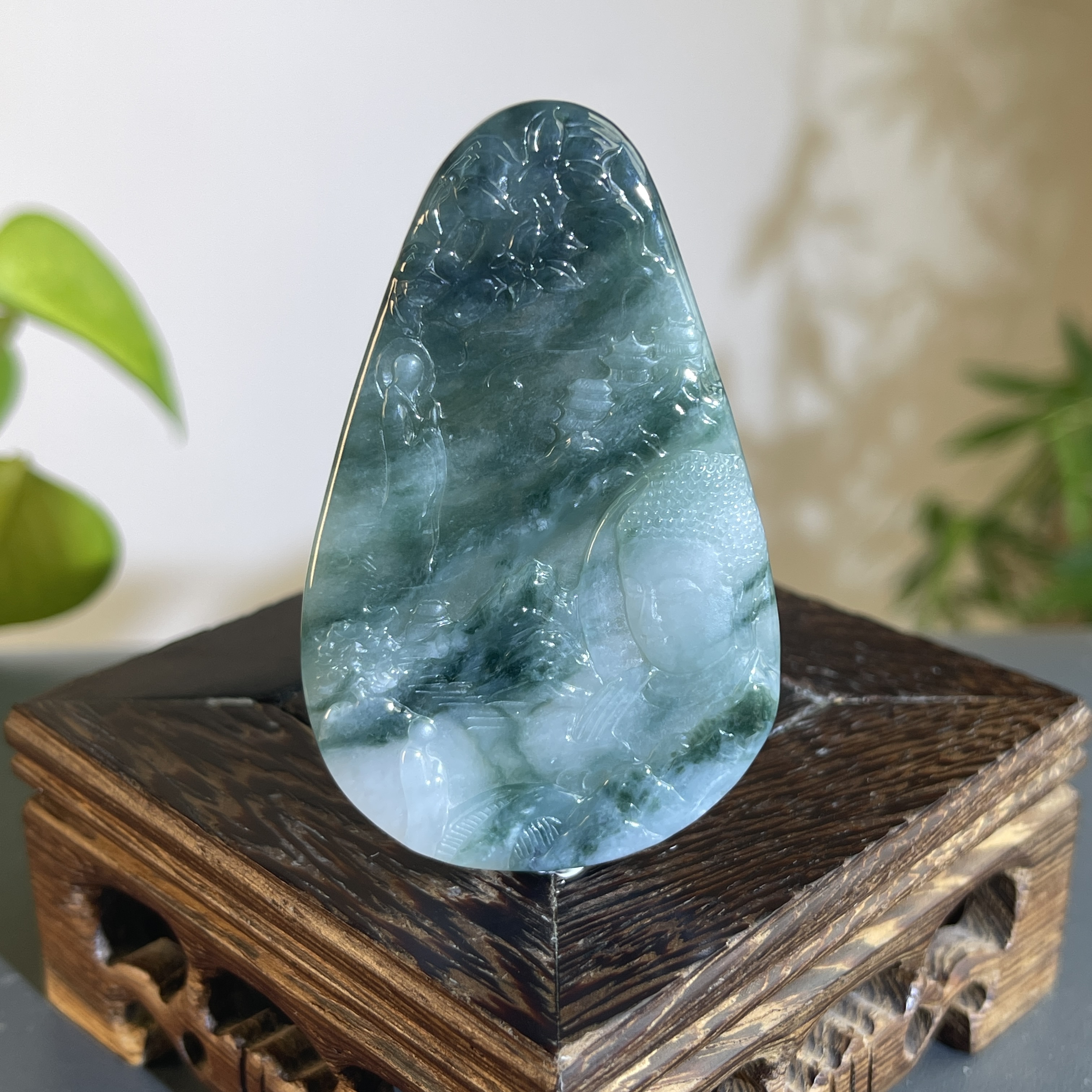 JTA18-75 天然缅甸翡翠A货 佛观天下