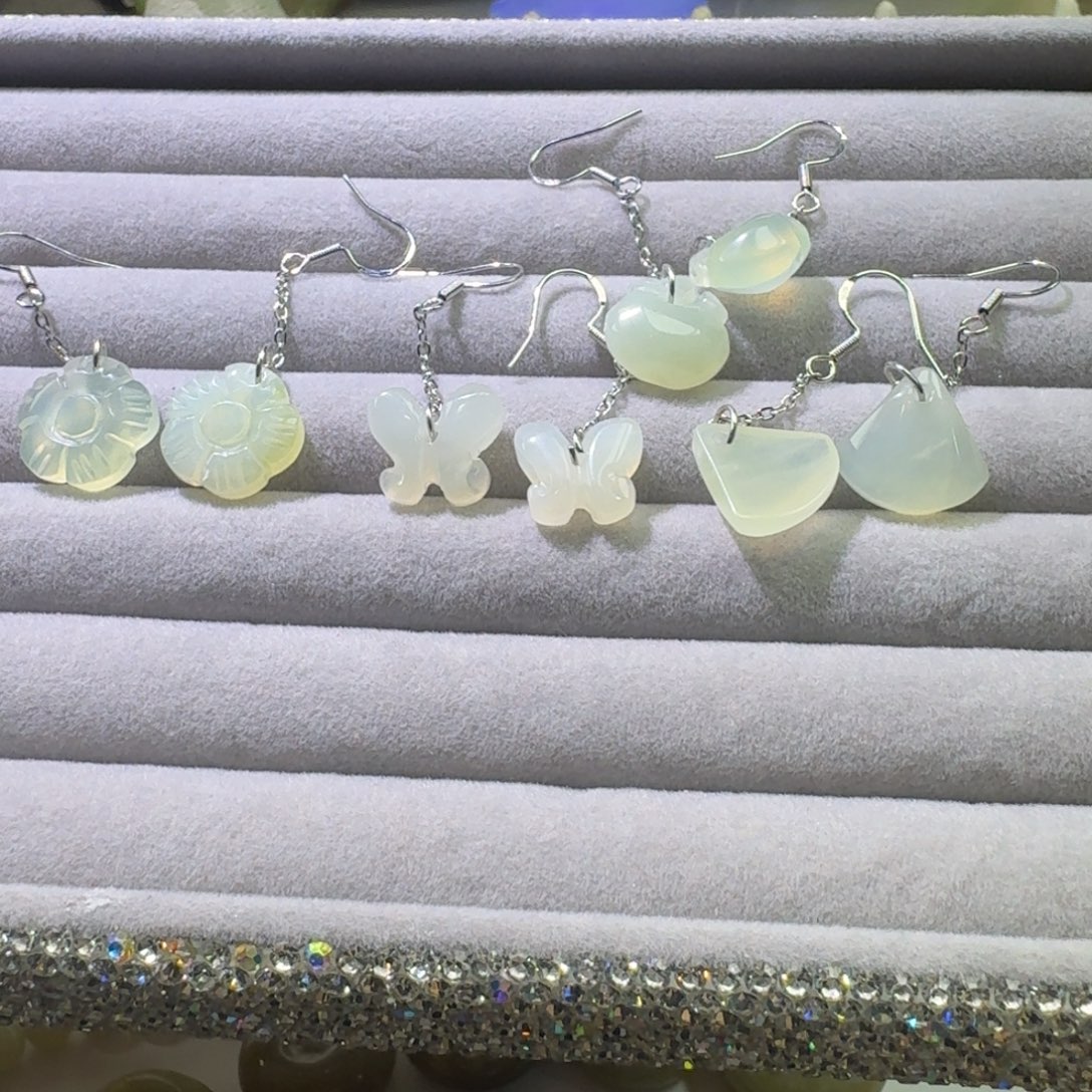 蛇纹石玉合金耳钉